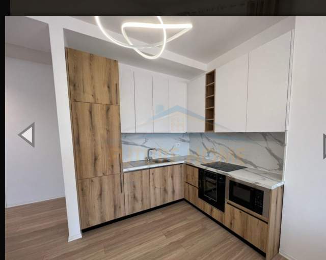 Tirane, jepet me qera apartament 2+1 Kati 4, 96 m² 500 Euro (Jordan Misja)