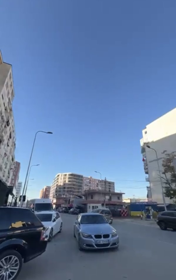 Tirane, shitet apartament 2+1+Ballkon Kati 9, 106 m² 128.000 € (Rruga Sokrat Miho)