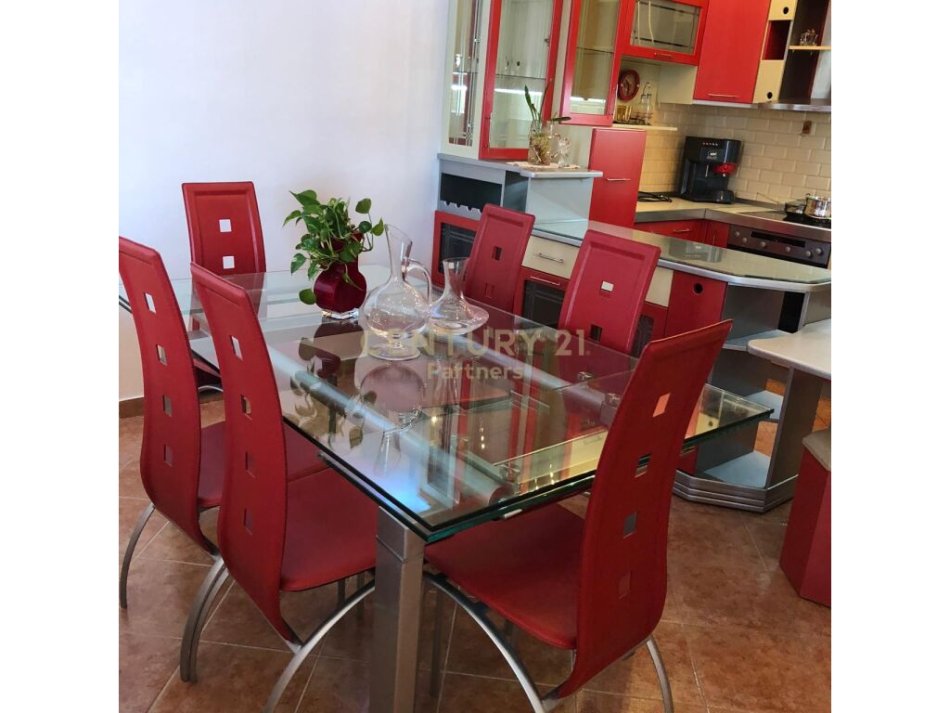 Tirane, shitet apartament 2+1 Kati 6, 310.000 m² 310.000 € (Komuna e Parisit)