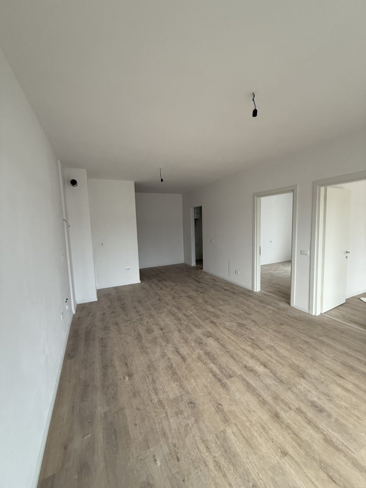 Tirane, shitet apartament 2+1+Ballkon Kati 2, 84 m² 93.000 € (Univers City Gati Per Banim Prane Parkut)