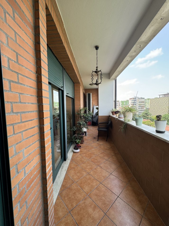 Tirane, jepet me qera ambjent biznesi Kati 6, 150 m² 1.500 € 