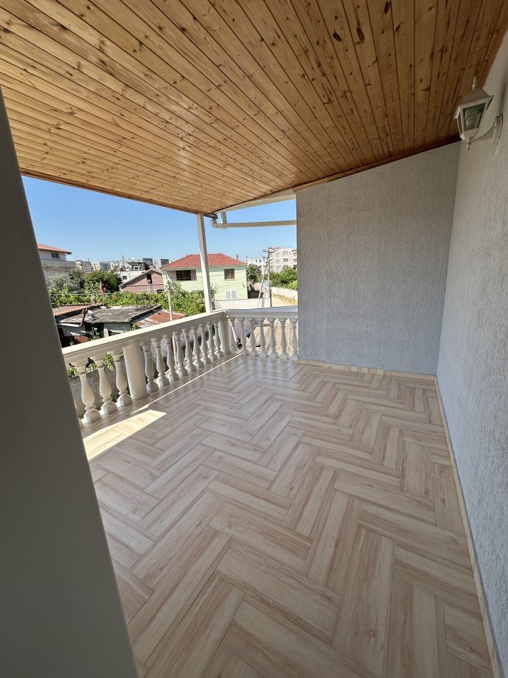 Tirane, jepet me qera Vile 3+1+Aneks+Ballkon Kati 2, 174 m² 750 € (Mbi Kompleksin Marga Kontakt)
