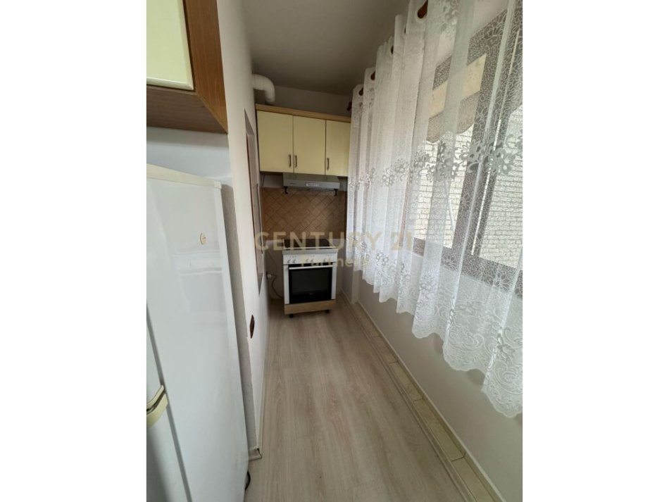Tirane, jepet me qera apartament 1+1 Kati 3, 60 m² 500 € (Ish Parku)