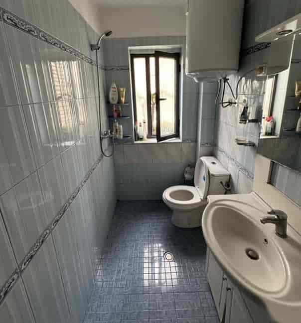 Tirane, shes apartament 3+1+Ballkon, Kati 2, 106 m² 140,000 € (Ali Demi rruga Idriz Dollaku)