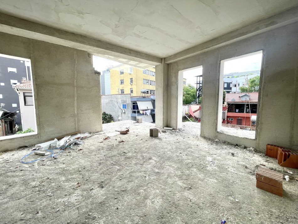 Tirane, shes apartament 1+1+Aneks+Ballkon Kati 3, 75 m² 99.900 € (Rruga e Dibres, Farmacia 10)