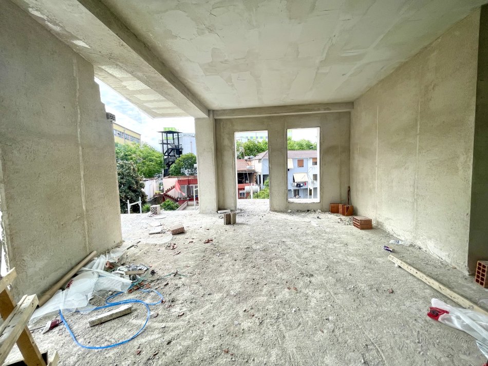 Tirane, shes apartament 1+1+Aneks+Ballkon Kati 3, 75 m² 99.900 € (Rruga e Dibres, Farmacia 10)