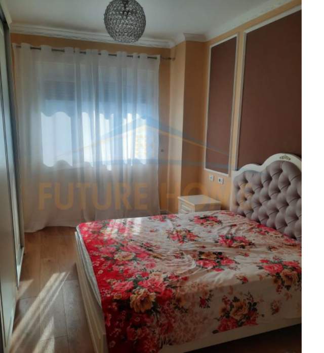 Tirane, jepet me qera apartament 2+1 Kati 8, 87 m² 480 Euro (Yzberisht)