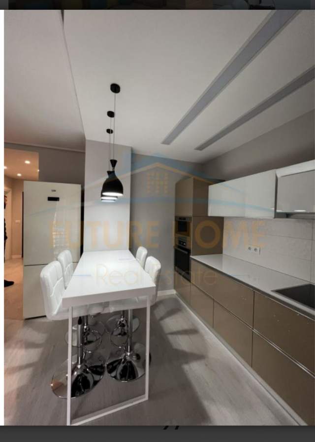 Tirane, jepet me qera apartament 2+1 Kati 7, 97 m² 450 Euro (Unaz e Re. Pran Alfa Bank)