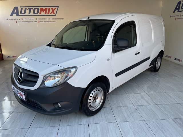 Tirane, shes minivan Mercedes-Benz citan Viti 2015, 7.800 Euro