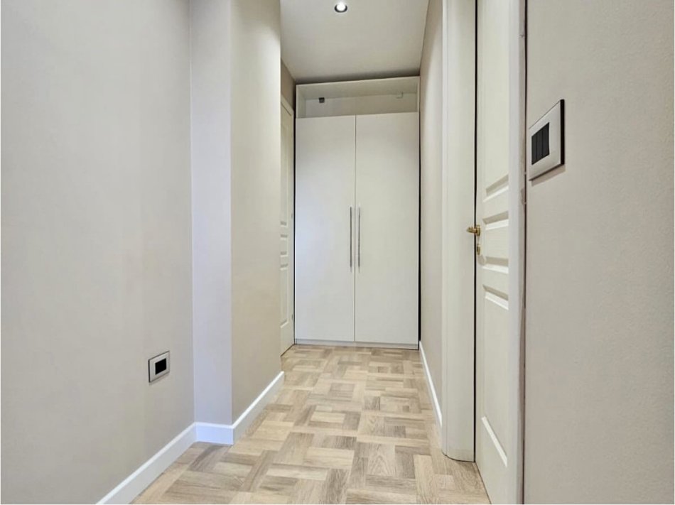 Tirane, jepet me qera apartament 3+1+Aneks+Ballkon Kati 5, 120 m² 1.800 € (Ambassador 1, Stadiumi Air Albania)