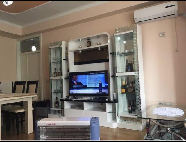 Tirane, jepet me qera Kati 3, 106 m² 30.000 Leke