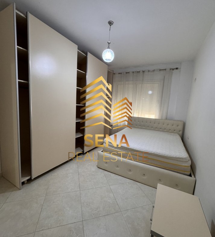 Tirane, jepet me qera apartament 1+1+Aneks Kati 2, 75 m² 350 € (RRUGA DALIP TOPI, FRESK)