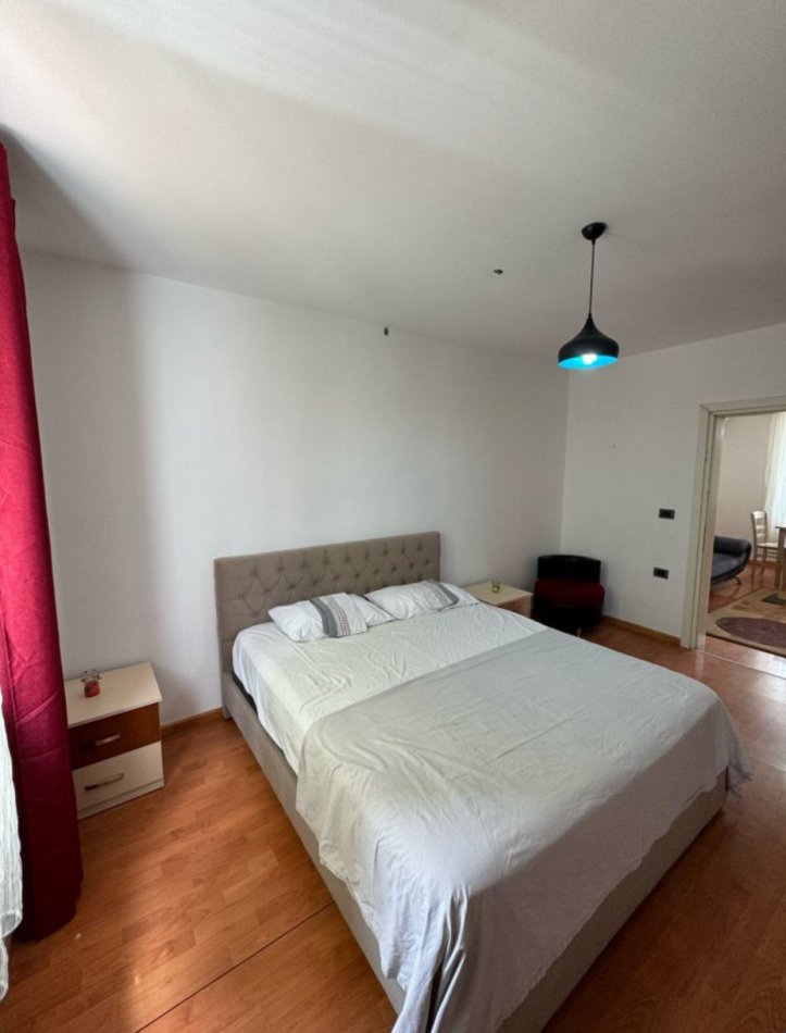 Tirane, jepet me qera 1+1+Ballkon Kati 2, 70 m² 500 € (Myslym Shyri)