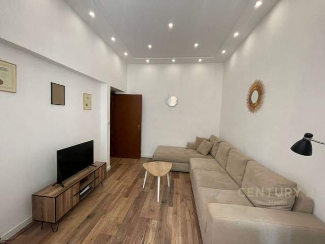 Tirane, jepet me qera apartament 1+1+BLK Kati 4, 60 m² 450 Euro