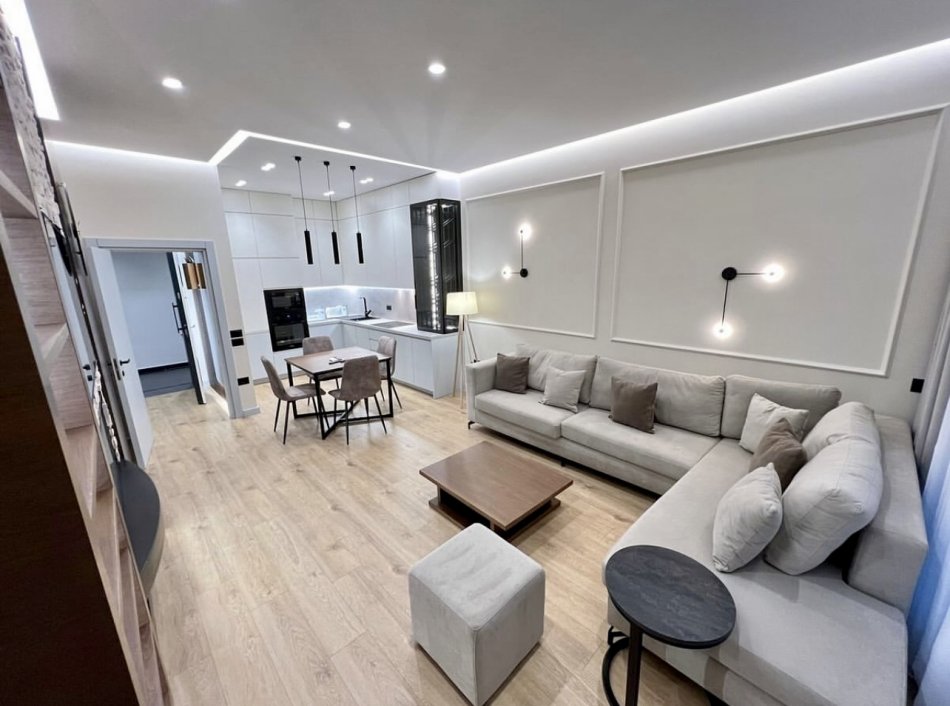 Tirane, jepet me qera apartament 1+1+Ballkon Kati 4, 60 m² 900 € (Kompleksi SQUARE 21, Rruga e Kavajes)