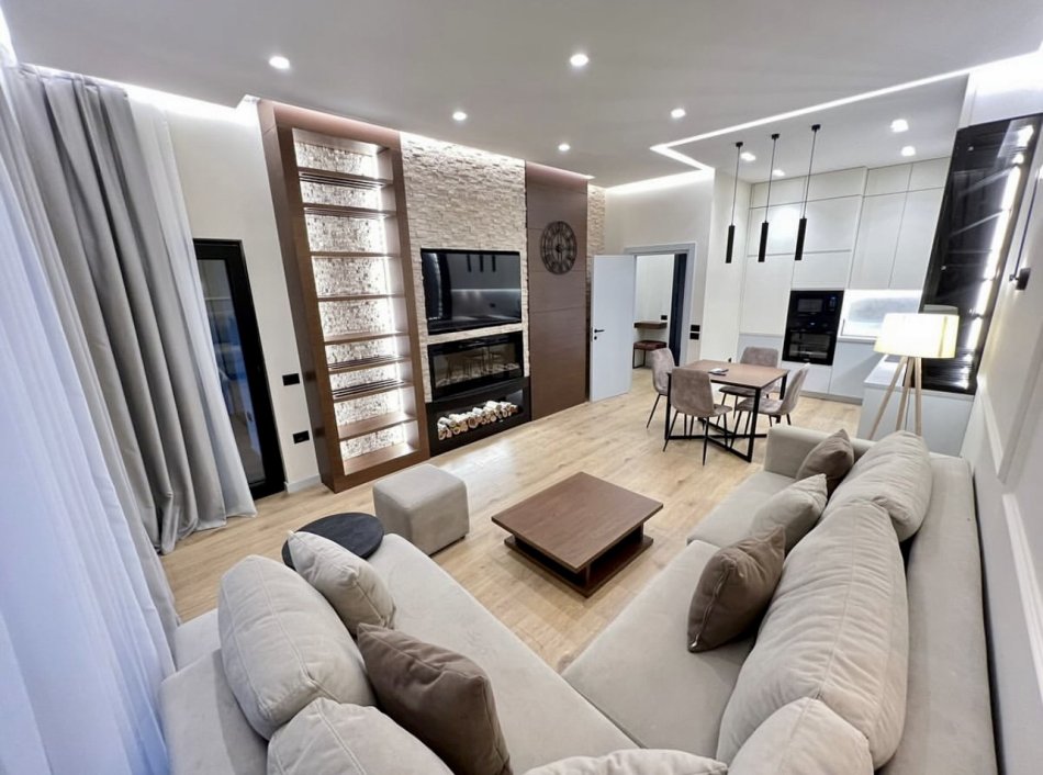 Tirane, jepet me qera apartament 1+1+Ballkon Kati 4, 60 m² 900 € (Kompleksi SQUARE 21, Rruga e Kavajes)