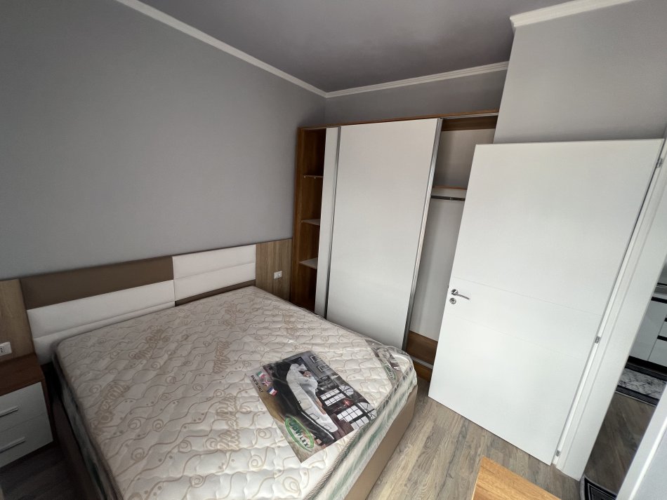 Tirane, jepet me qera apartament 1+1 Kati 9, 41 m² 500 € (5-Maji)
