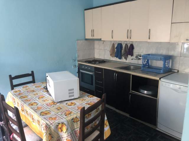 Tirane, jepet me qera shtepi 2+1A+BLK Kati 0 118m² 30000 leke (Ruga siri kodra  prane frigoriferit