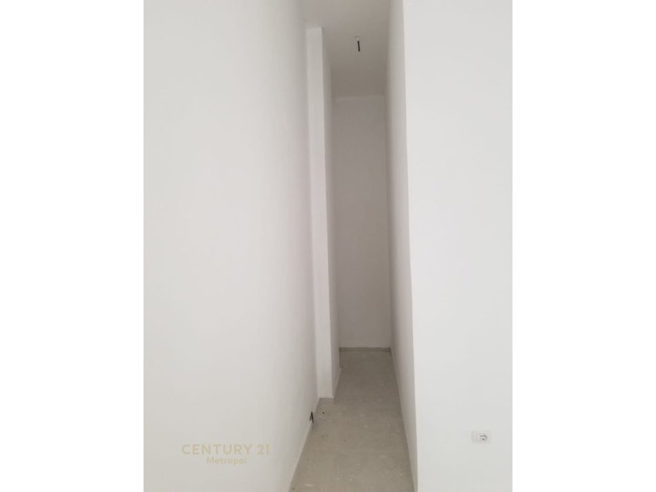 Tirane, shitet ambjent biznesi Kati 0, 60 m² 190.000 € (Pranë Report TV)