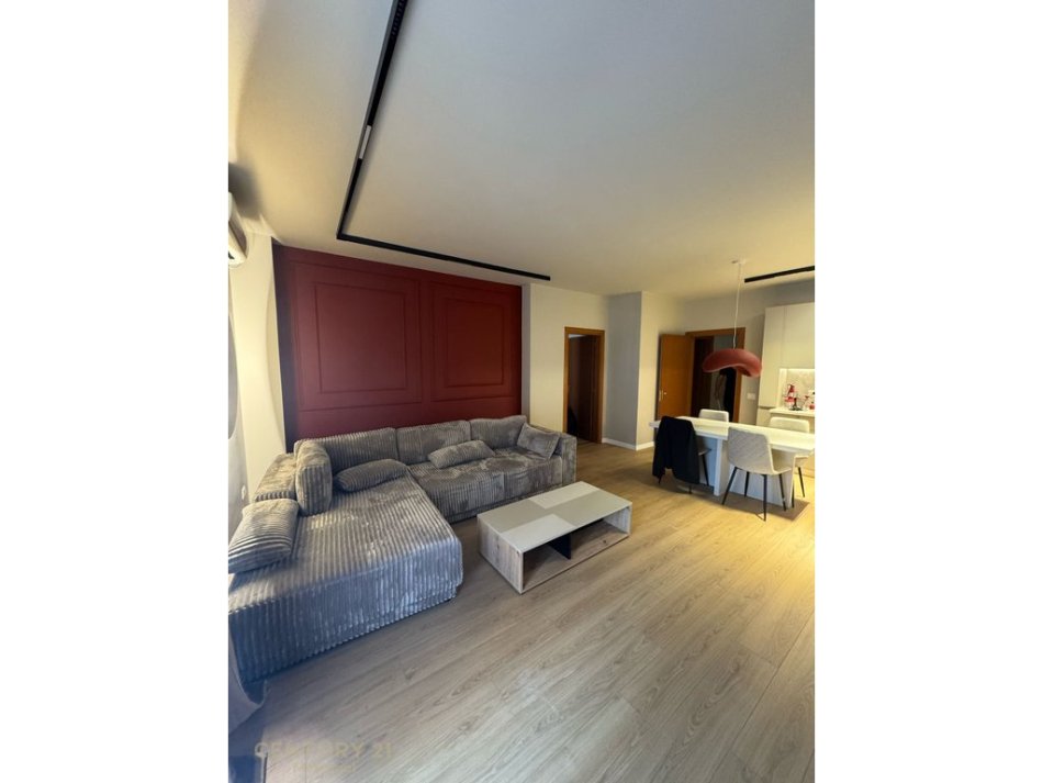 Tirane, shitet apartament Kati 4, 80 m² (Qendër)