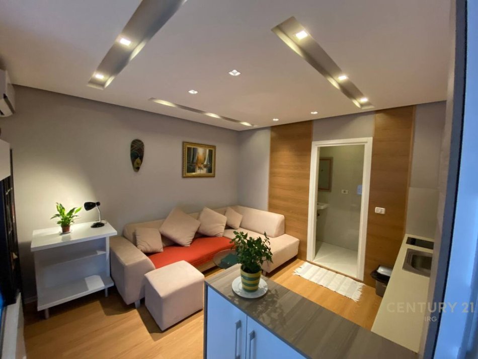 Tirane, Jepet me qira apartament 650 € Kati 3, 45 m² (Bllok Rr Sami Frashëri)