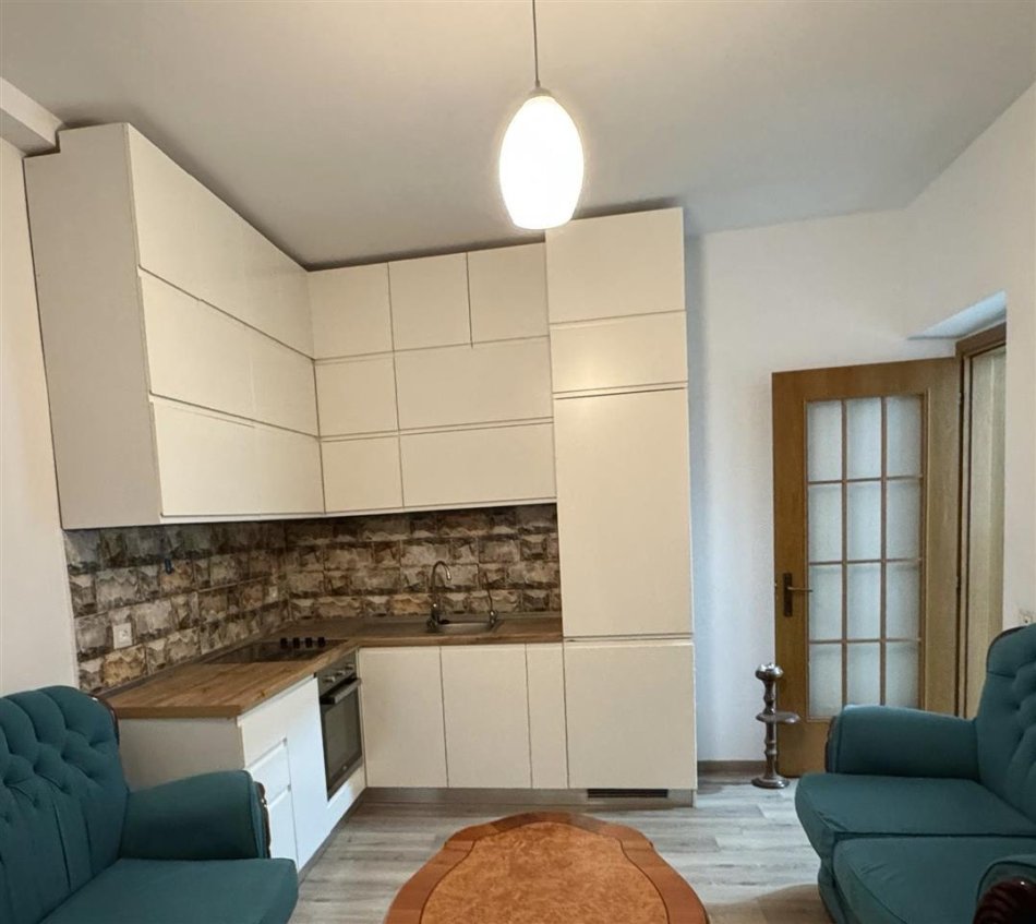 Tirane, jepet me qera apartament 1+1 Kati 5, 45 m²