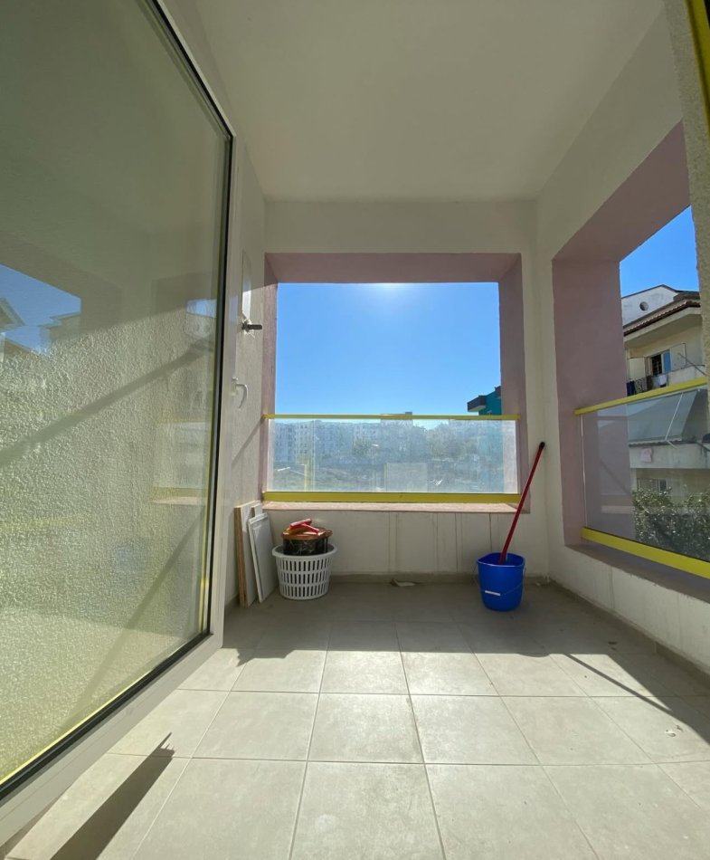 Tirane, jepet me qera apartament 2+1+Ballkon Kati 4, 68 m² 400 € (Ali Demi)