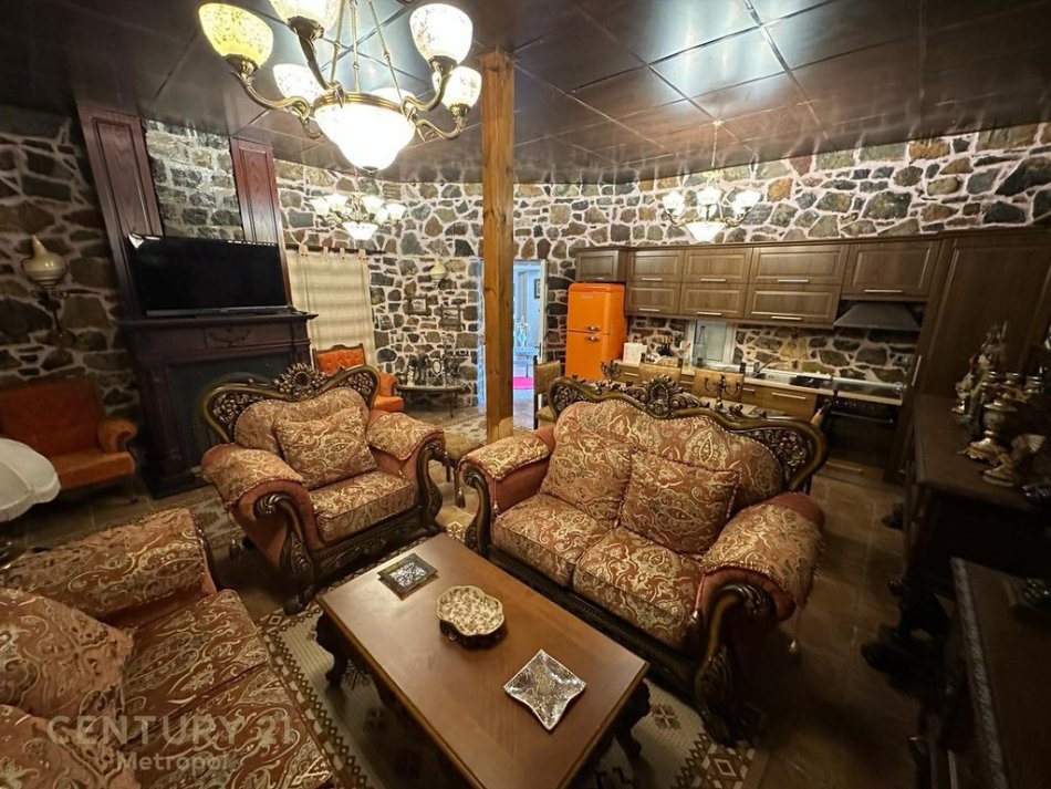 Tirane, shitet Vile 2+1 Kati 1, 145 m² 500.000 € (Lin Tiranë)