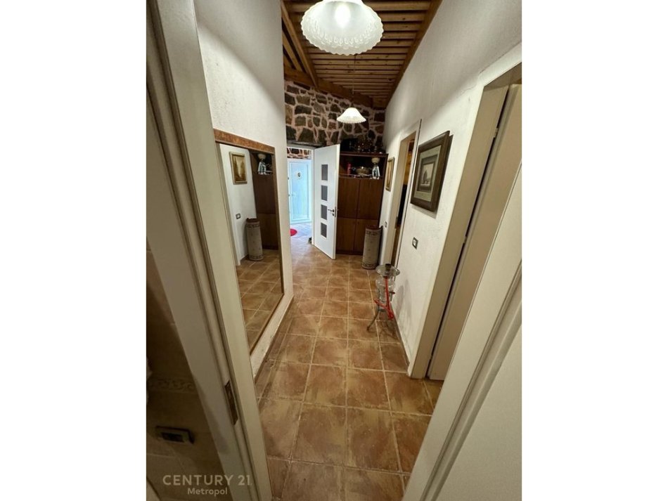 Tirane, shitet apartament 2+1 Kati 2, 110 m² 88.000 € (Skënderbej Kamëz)