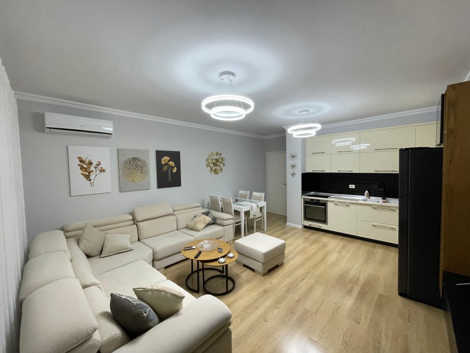 Tirane, shitet apartament 2+1+Ballkon Kati 3, 119 m² 200.000 € (5 maj)
