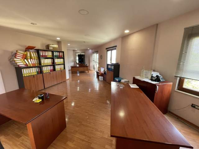Tirane, jepet me qera ambjent biznesi Kati 3, 750 m²  (7 nentori kashar tirane)