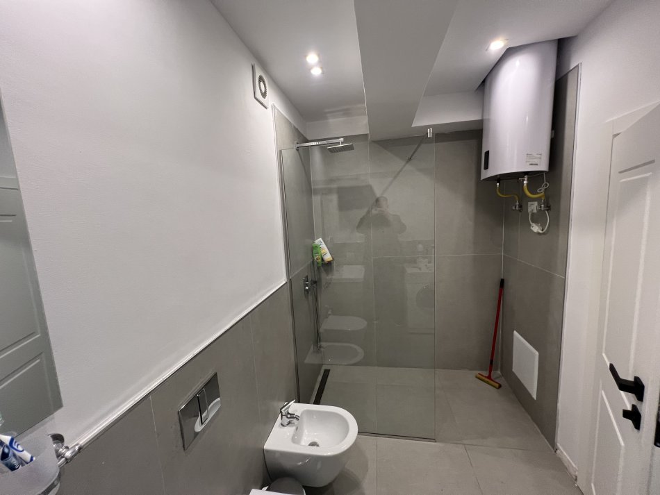 Tirane, shes apartament 1+1+Aneks+Ballkon Kati 3, 83 m² 133.000 € (Cristal center)
