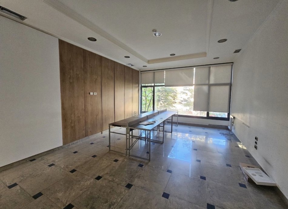 Tirane, shitet ambjent biznesi , 350 m² 1.400.000 € 