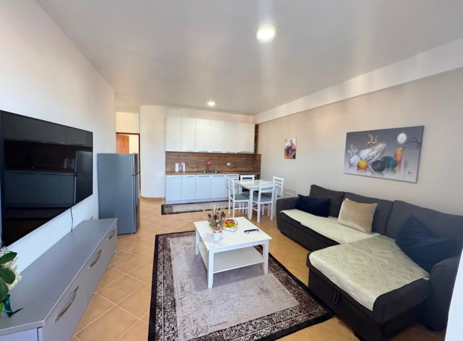 Tirane, jap me qera apartament 2+1+Ballkon Kati 9, 94 m² 700 € (Komuna e Parisit)