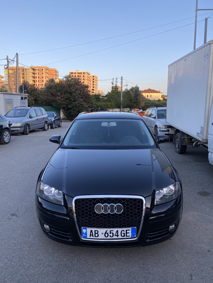 Tirane, shitet makine Audi A3 (sportback) Nafte, e zeze automatik Kondicioner 5.400 €