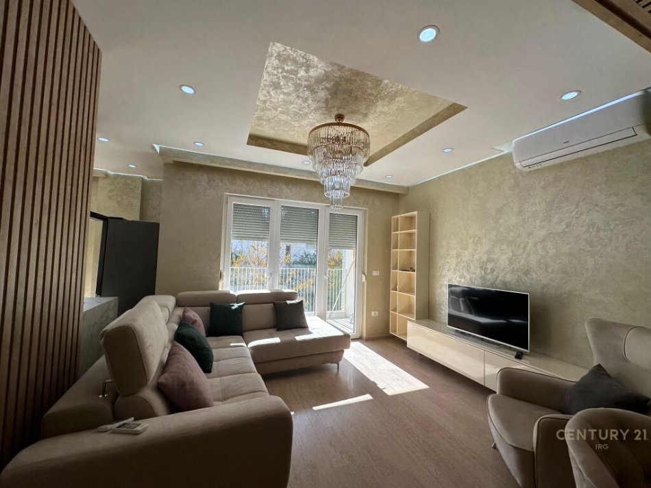 Tirane, jepet me qera apartament 2+1+Aneks+Ballkon Kati 2, 102 m² 1.200 € (Park life residence)
