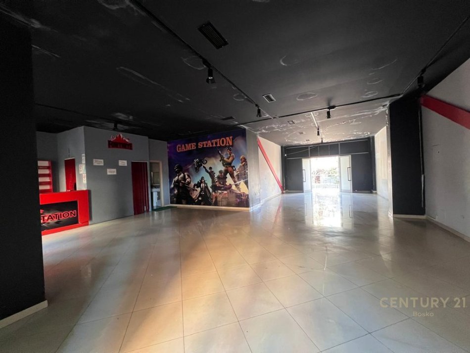 Tirane, jepet me qera ambjent biznesi Kati 1, 115 m² 600 € (Rruga e Dibres)