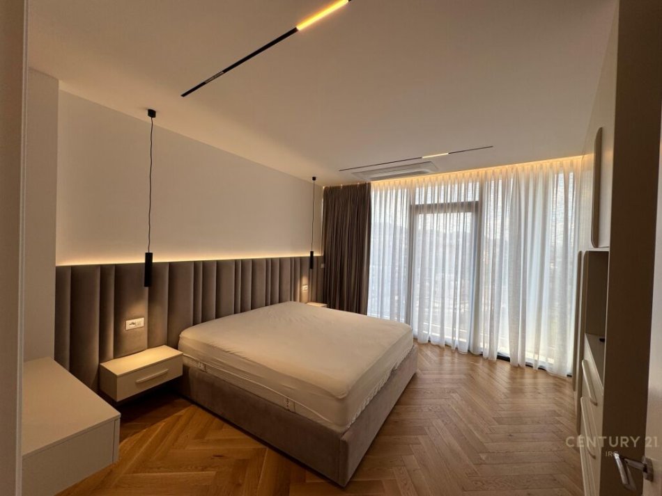 Tirane, jap me qera apartament 1+1+Aneks+Ballkon Kati 12, 104 m² 1.500 € (Lake view)