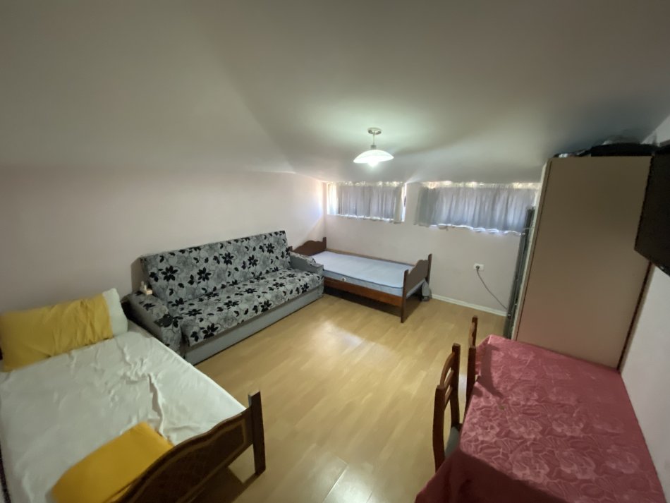 🏡 Jepet Garsioniere për Qera mbi Pazarin e Ri, Tiranë