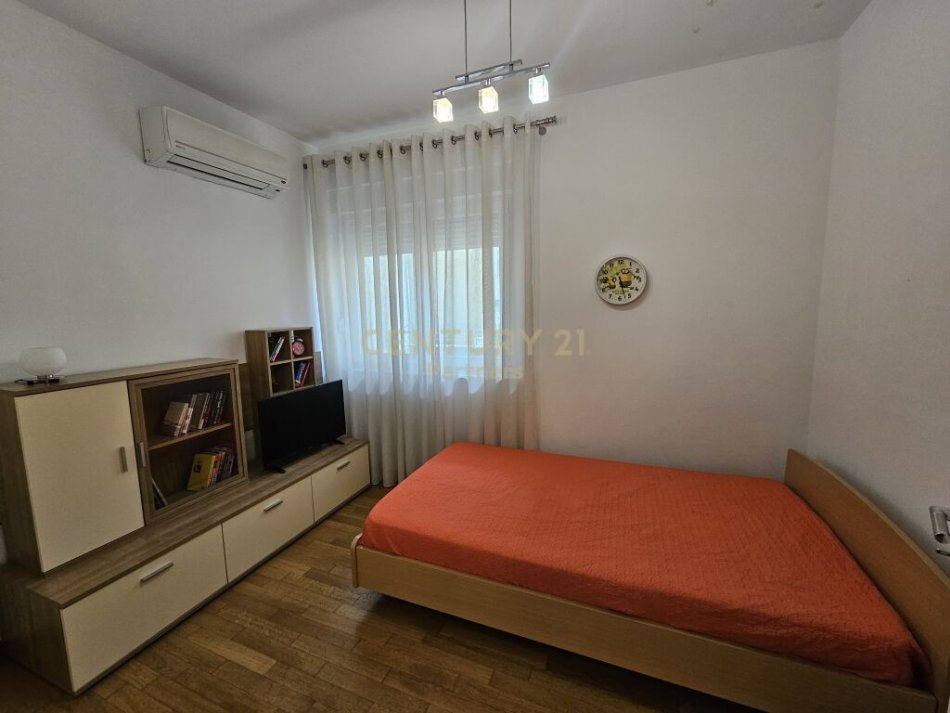 Tirane, jepet me qera apartament 3+1+Aneks+Ballkon Kati 1, 186 m² 1.600 € (Touch of the sun,Sauk i Ri)