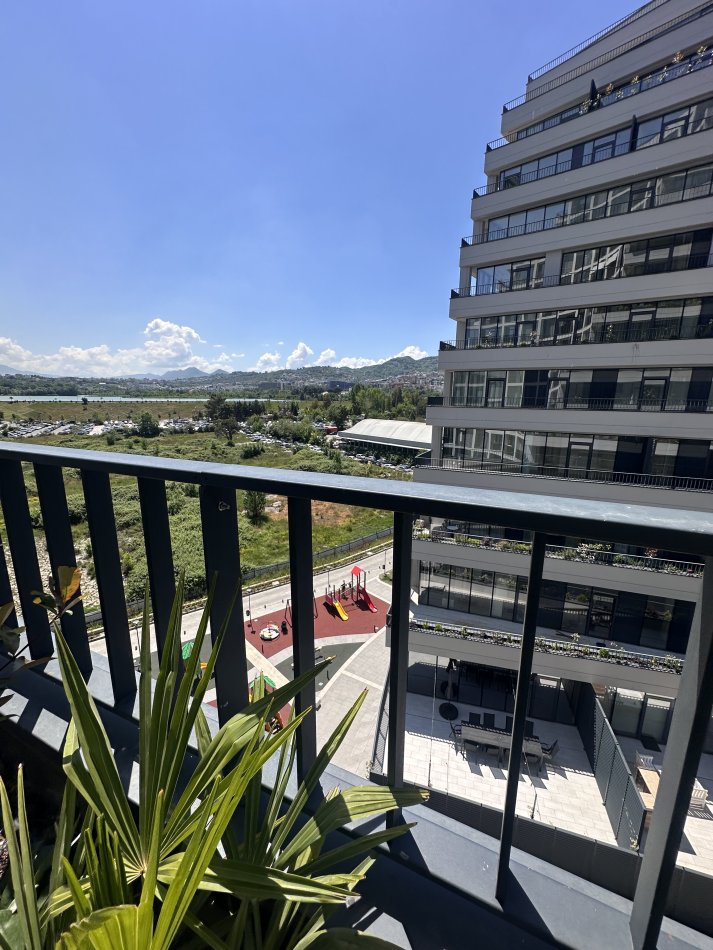 Tirane, jepet me qera apartament 1+1 Kati 4, 90 m² 1.300 € (QIRA APARTAMENT 1+1 LAKE VIEW !)