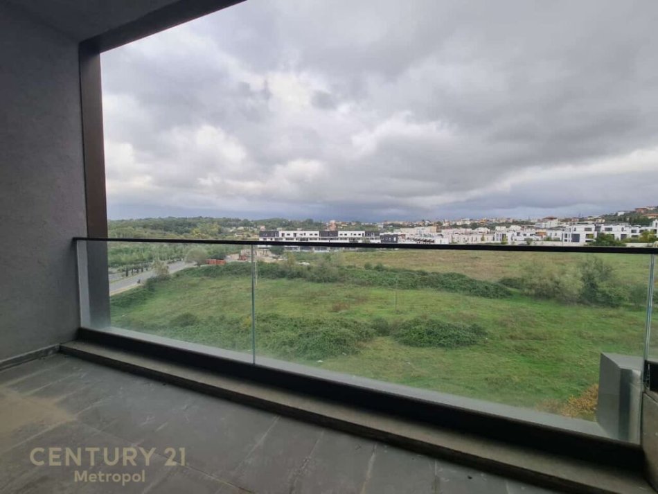 Tirane, shes apartament 2+1+Aneks+Ballkon Kati 4, 120 m² 300.000 € (Liqeni i thate)