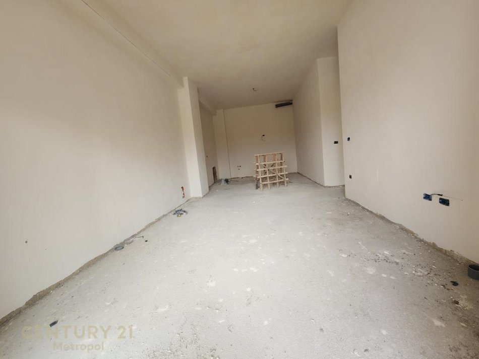 Tirane, shitet apartament 2+1 Kati 3, 131 m² 197.000 € (Laprak)
