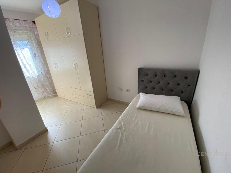 Tirane, jepet me qera apartament 3+1+Aneks+Ballkon Kati 2, 134 m² 600 € (Jordan Misja)