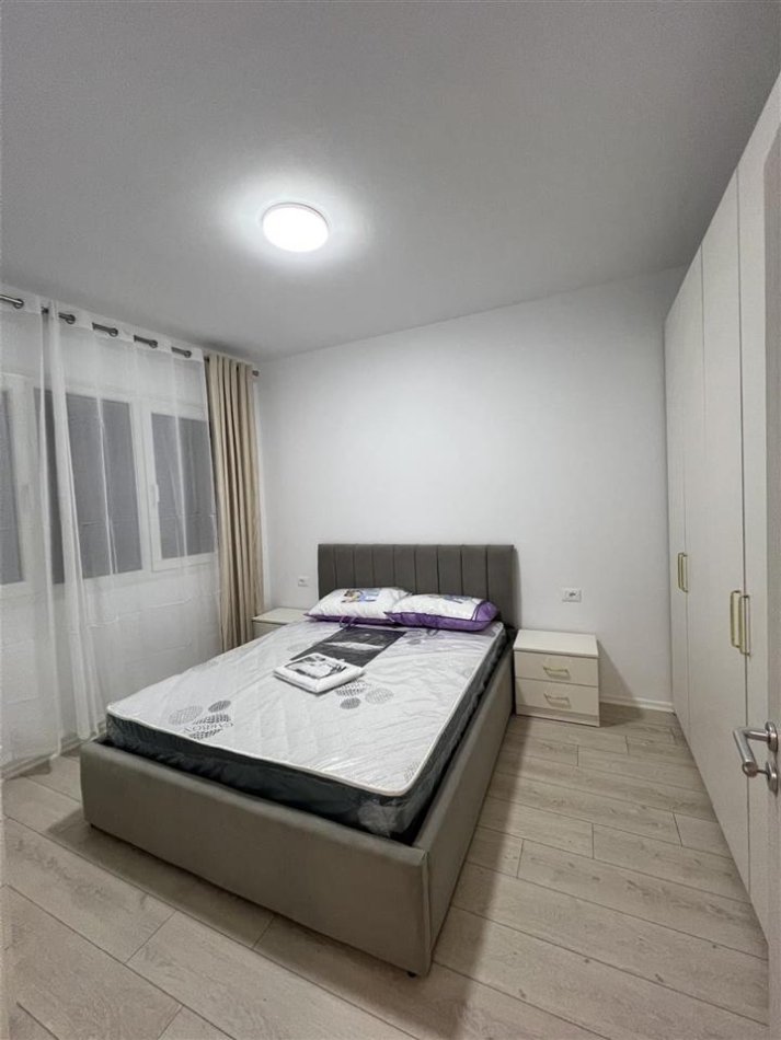 Tirane, jepet me qera apartament 2+1+Ballkon Kati 9, 100 m² 600 € (Ish fusha e aviacionit)