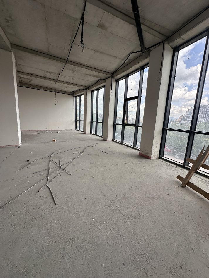 Tirane, jepet me qera ambjent biznesi Kati 0, 400 m² 80.000 € (QIRA AMBIENT COMERCIAL LAKE VIEW !)