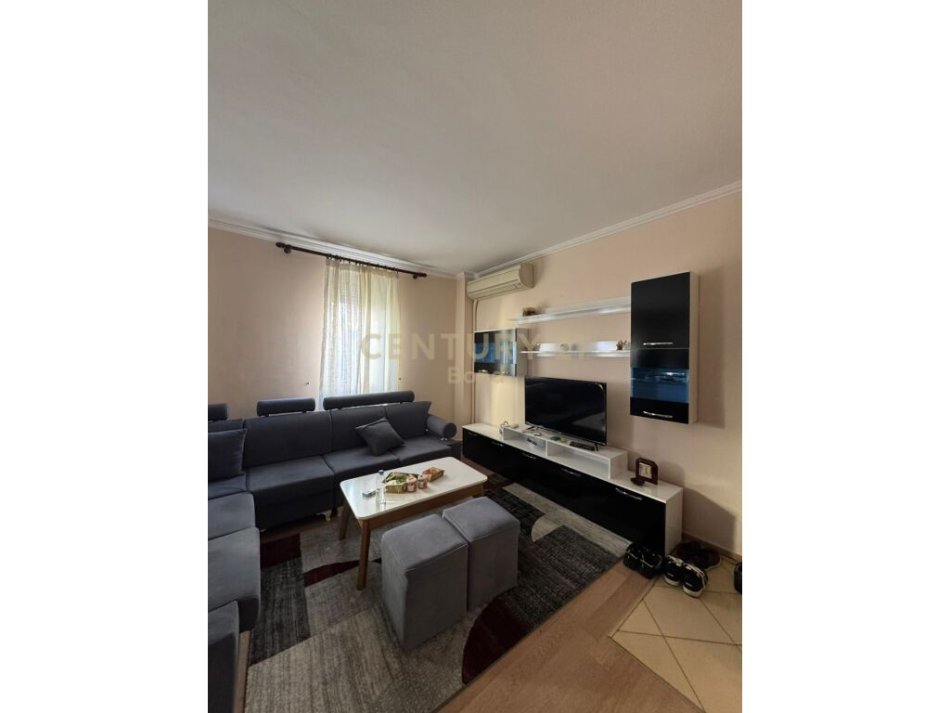 Tirane, shes apartament 2+1+Aneks+Ballkon Kati 3, 96 m² 175.000 € (Liqeni i Thate)