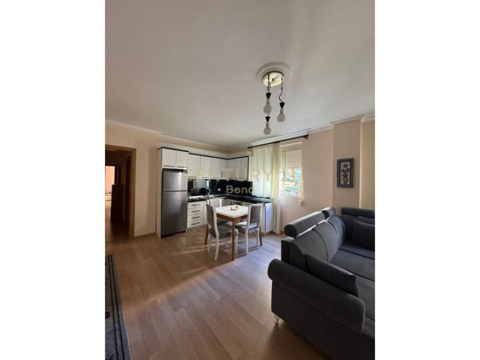 Tirane, shes apartament 2+1+Aneks+Ballkon Kati 3, 96 m² 175.000 € (Liqeni i Thate)