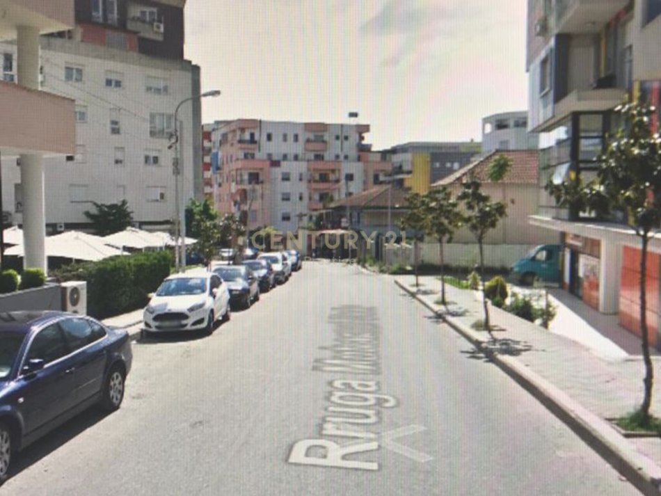 Tirane, shitet apartament 3+1+Ballkon Kati 2, 120 m² 130.000 € (Muhamed Deliu)