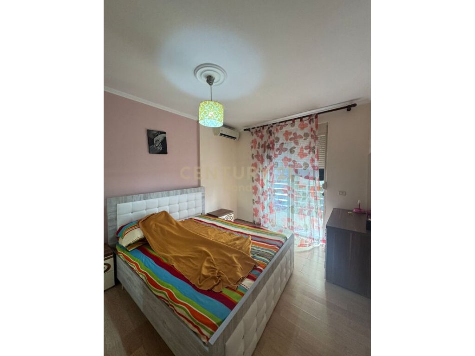 Tirane, shes apartament 2+1+Aneks+Ballkon Kati 3, 96 m² 175.000 € (Liqeni i Thate)